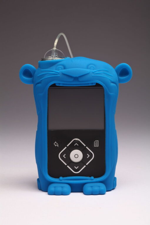 Medtronic 640G pump wearing blue Lenny silicone skin