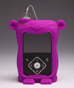 Medtronic 640G pump wearing pink Lenny silicone skin