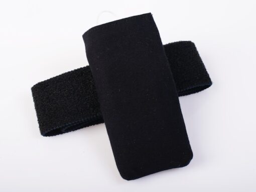 Adjustable hook-and-loop strap of thigh leg pouch